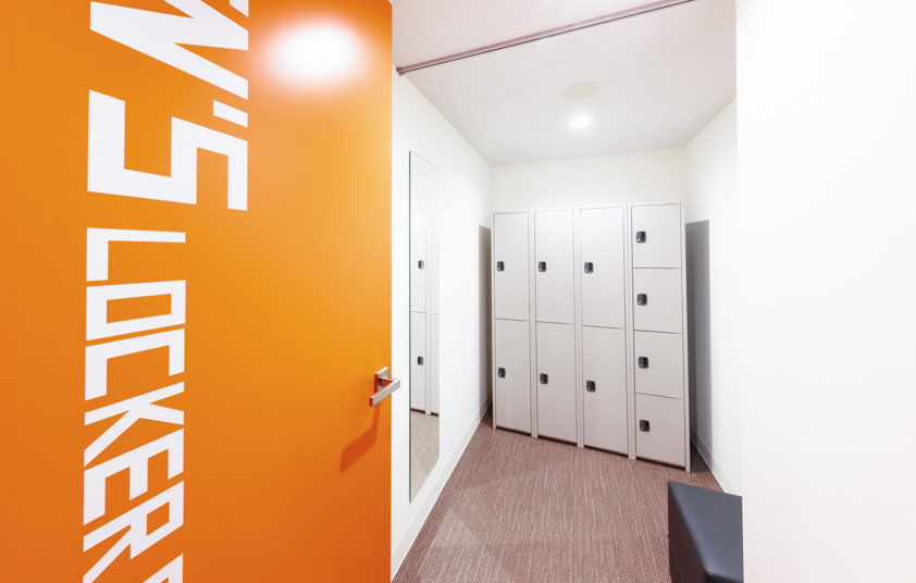 エクササイズコーチ銀座店 店内（AIマシン画面）